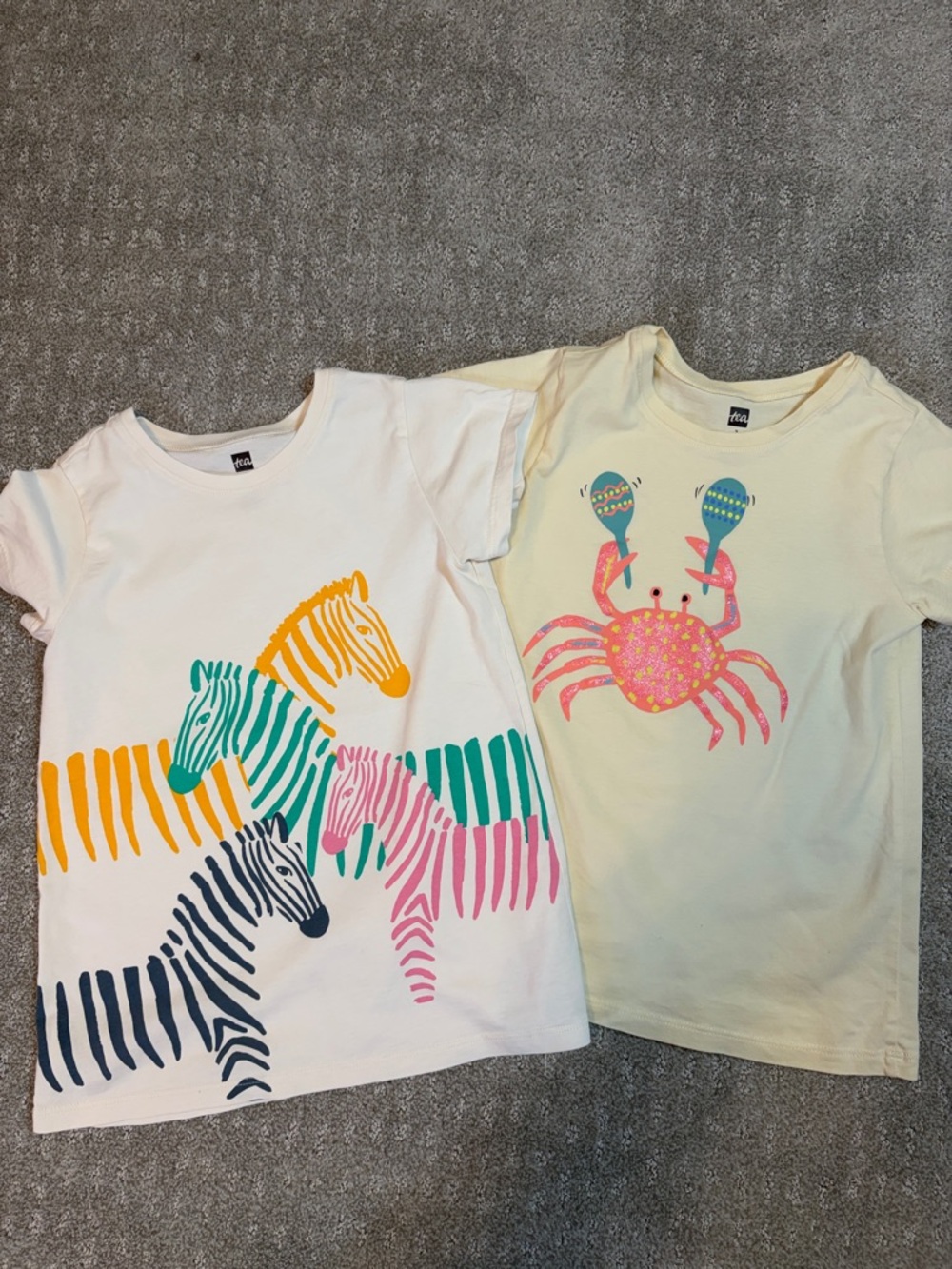 Tea Collection Girls' White Tee with Multicolor Zebra & Cream Tee with Pink Crab